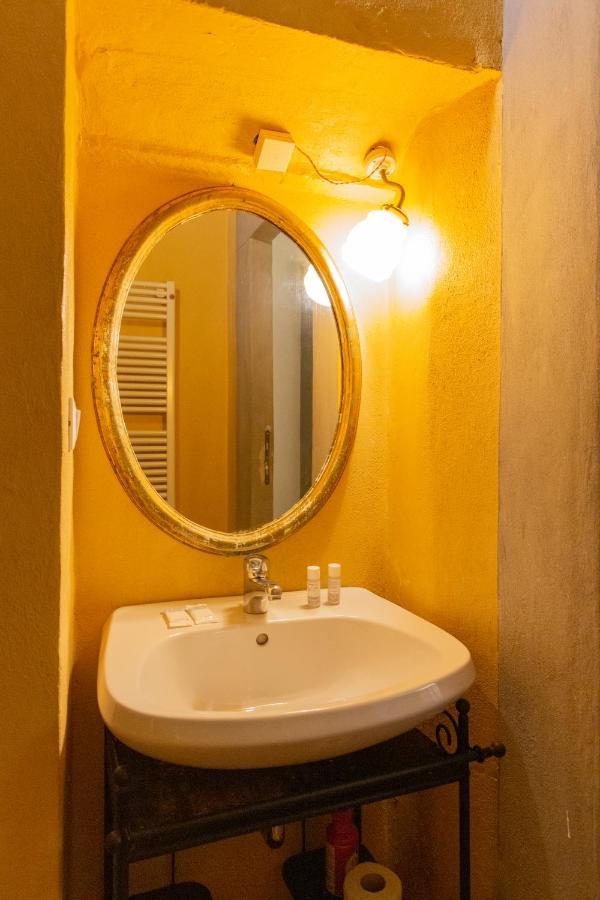 Comfy Apartment Near Palazzo Pitti Florence Exterior photo